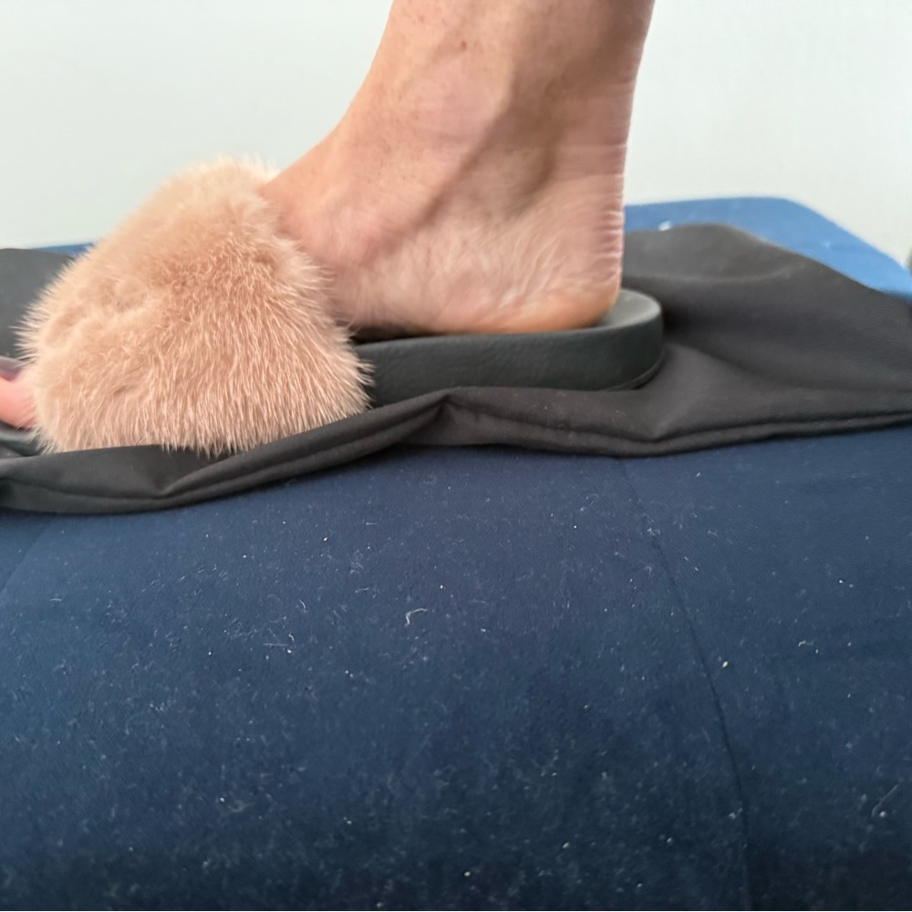 Givenchy Women’s fur slides
